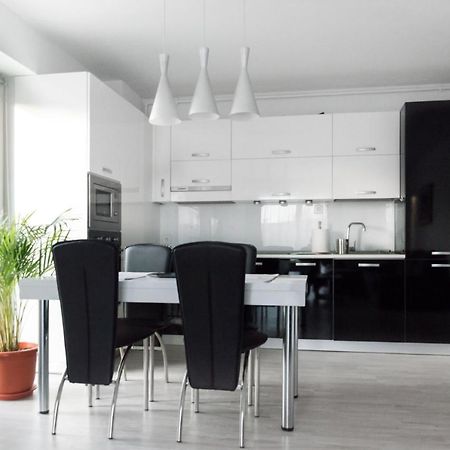 Airport Residence - Apartment Across From Otopeni Airport Extérieur photo