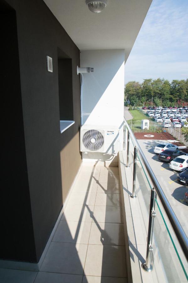 Airport Residence - Apartment Across From Otopeni Airport Extérieur photo